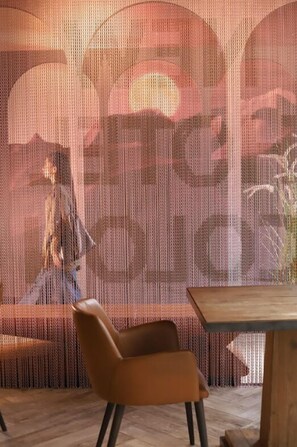 Lobby sitting area - New Hotel Colón (Mataro)