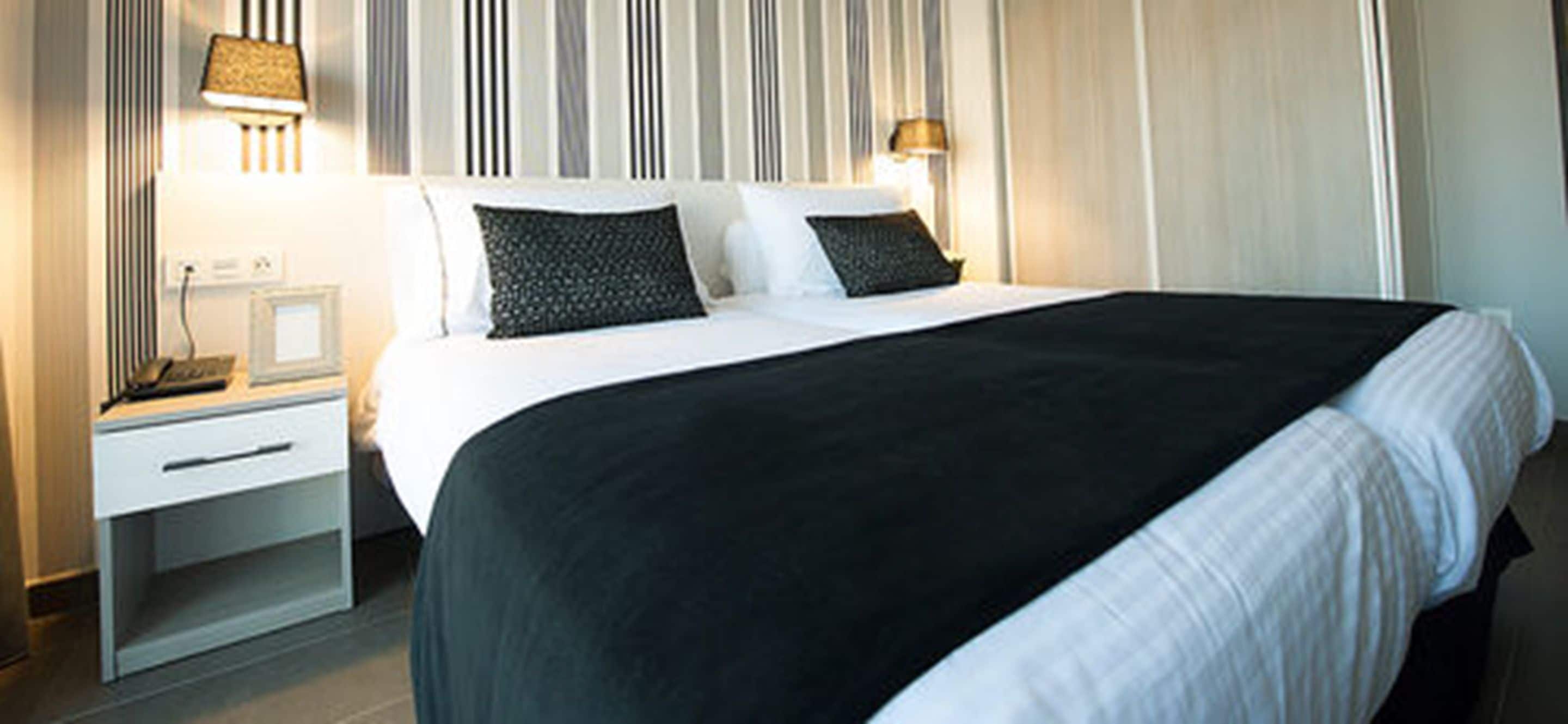 superior twin room | 1 bedroom, hypo-allergenic bedding, desk, blackout curtains