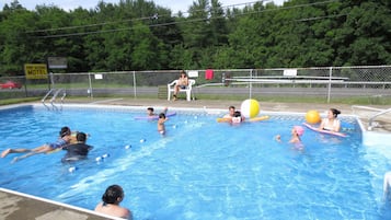 Piscina externa sazonal
