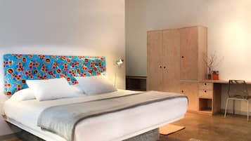 Habitación estándar | Ropa de cama de alta calidad, edredón y camas con pillow-top