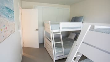 Deluxe Condo, 3 Bedrooms, Partial Ocean View, Garden Area | Premium bedding, in-room safe, blackout drapes, soundproofing