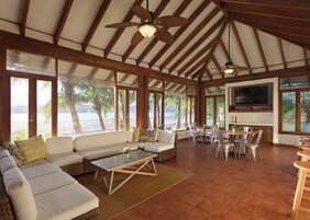 Bar (en la propiedad)