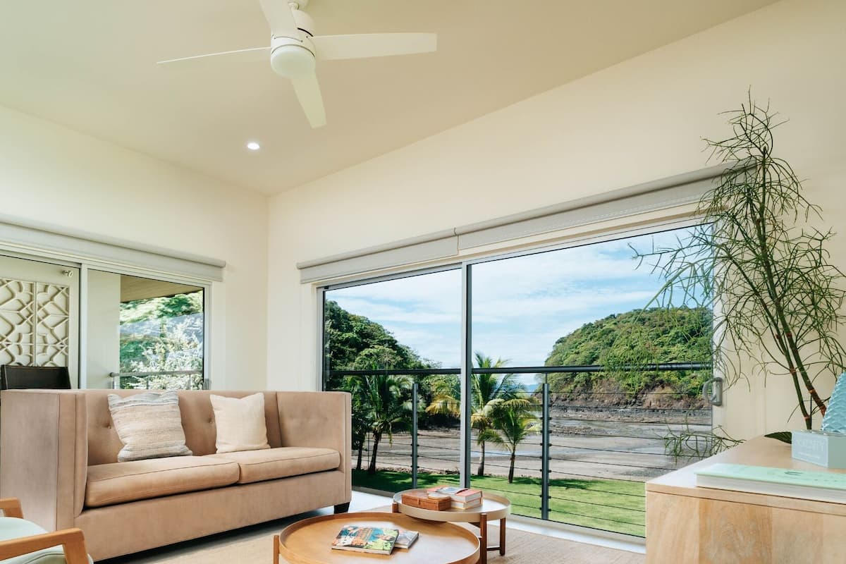 Condo Confort | Área de sala de estar | Juguetes