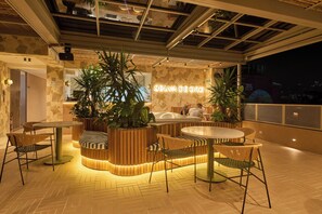 Bar (en la propiedad)