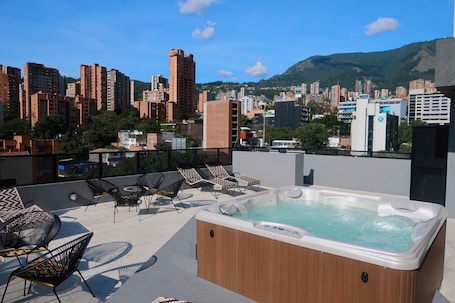 Bañera de hidromasaje exterior