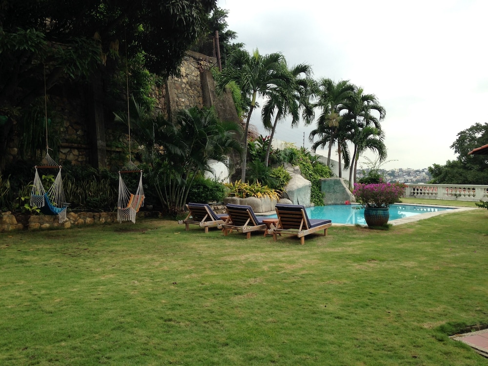 IGUANAZU Bed & Breakfast photo 2