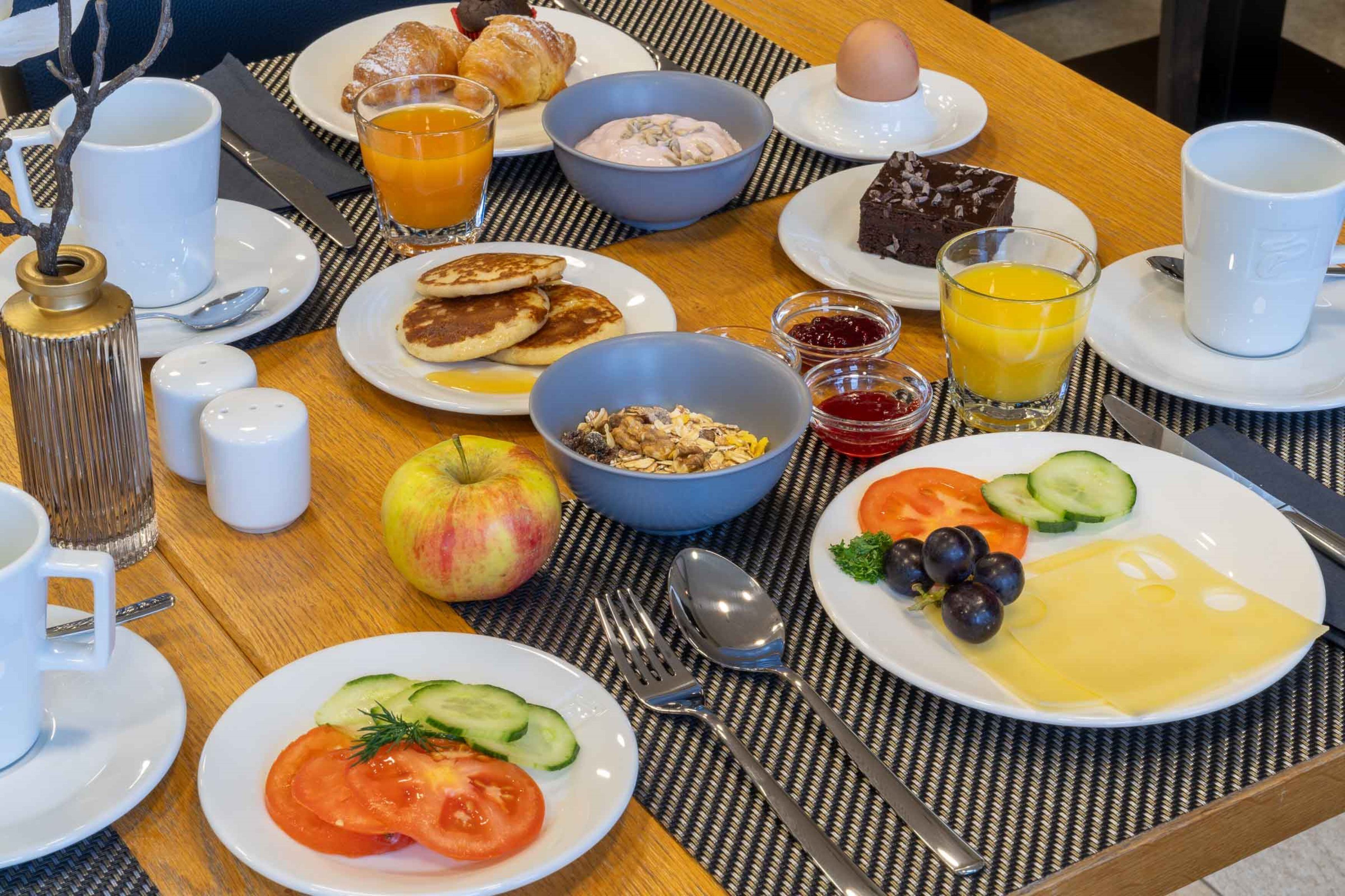 daily buffet breakfast (eur 15 per person)