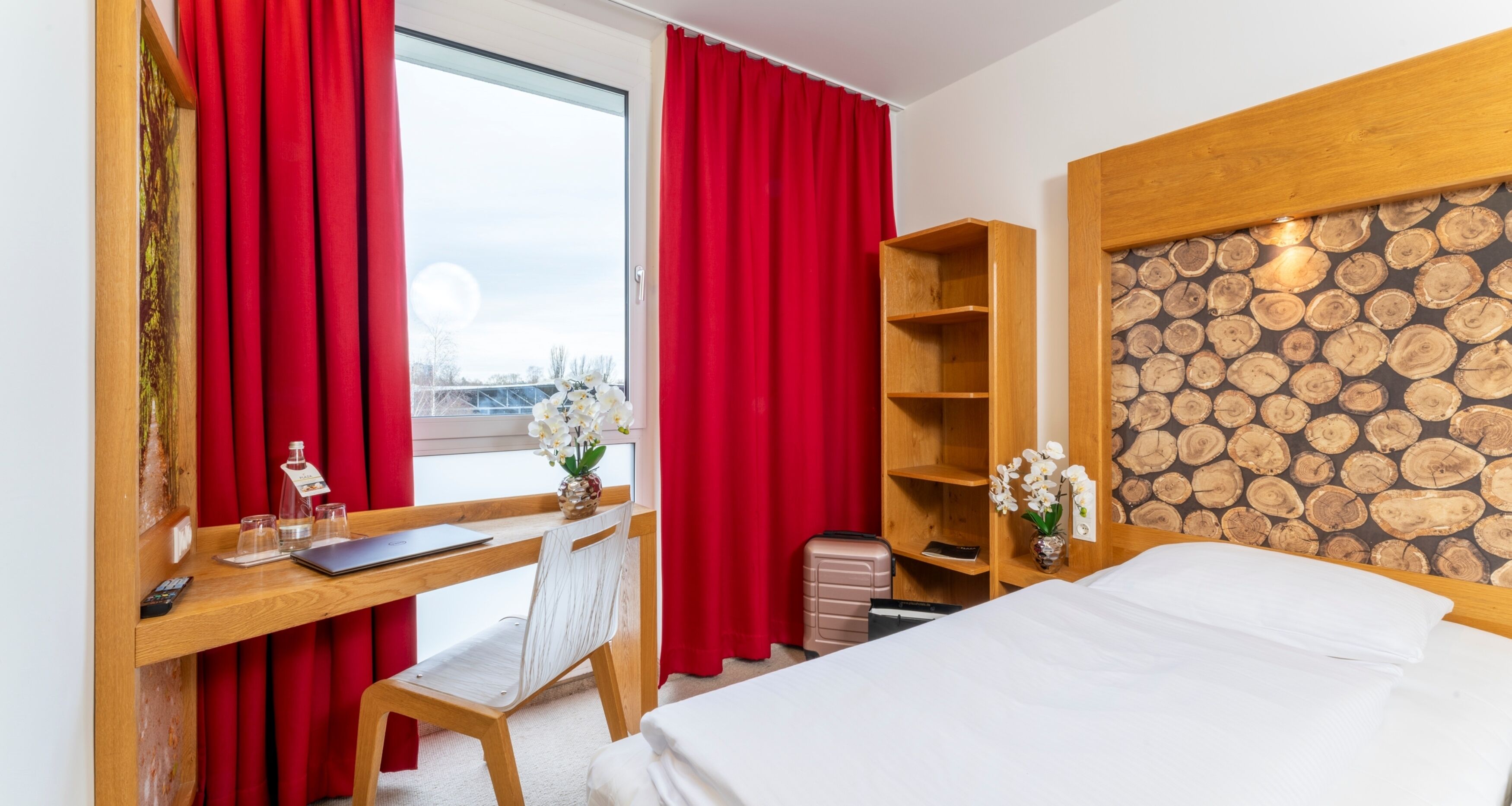 standard single room | desk, soundproofing, iron/ironing board, free wifi