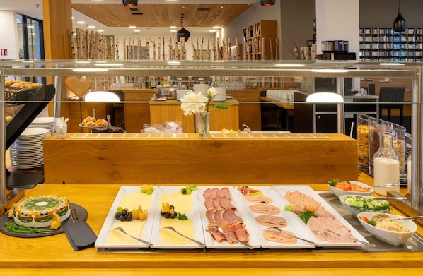 Daily buffet breakfast for a fee