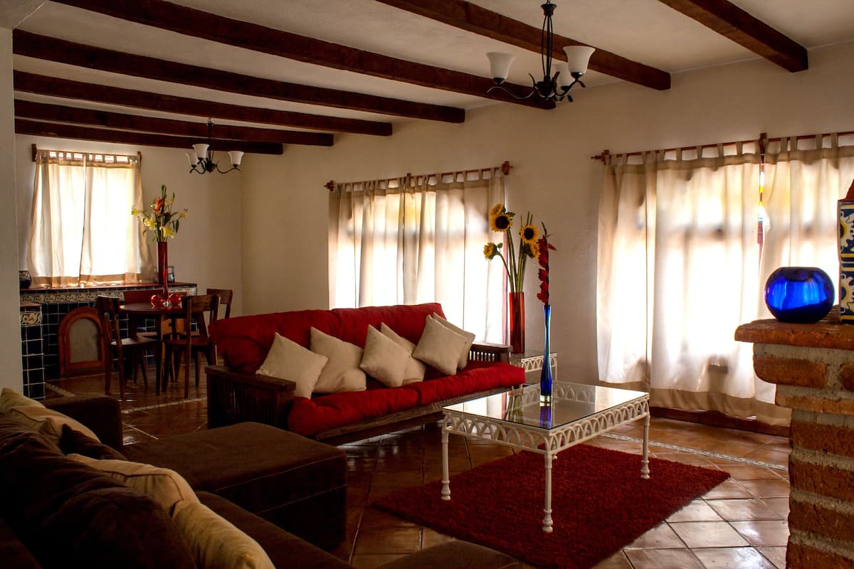 Bungalow | Iron/ironing board, free WiFi
