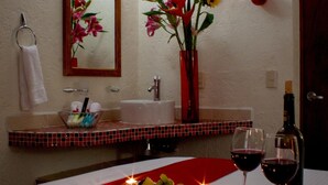 Dining | Breakfast, lunch and dinner served  - Hacienda Hotel Las Nubes (San Miguel de Allende)