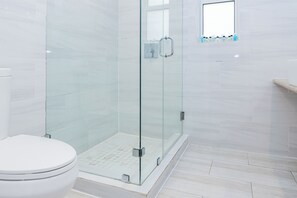 One Bedroom Queen Suite | Bathroom - Beachside All Suites Hotel (Miami Beach)