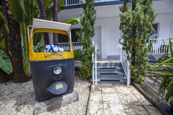 Courtyard at Beachside All Suites Hotel