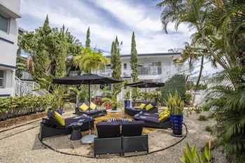 Courtyard at Beachside All Suites Hotel