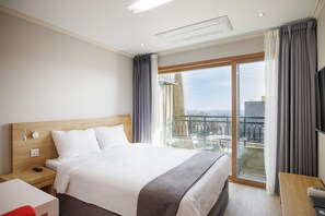 Studio Double | Cortinas blackout, wifi gratis y ropa de cama 