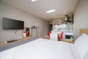 Studio Double | Blackout curtains, free WiFi, bed sheets