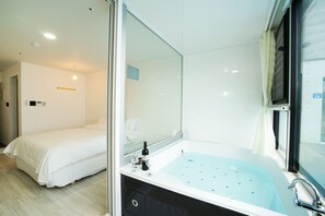 Desk, free WiFi - Ninespavill (Jeju City)