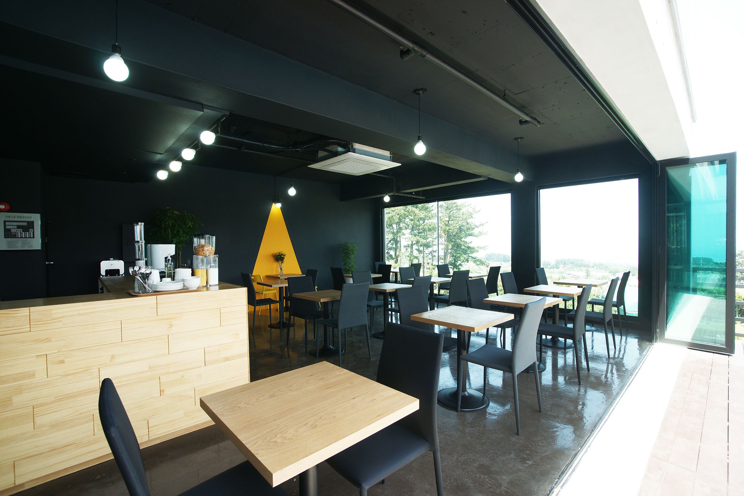 free continental breakfast