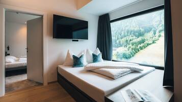 Studio Suite | Premium bedding, in-room safe, soundproofing, free WiFi