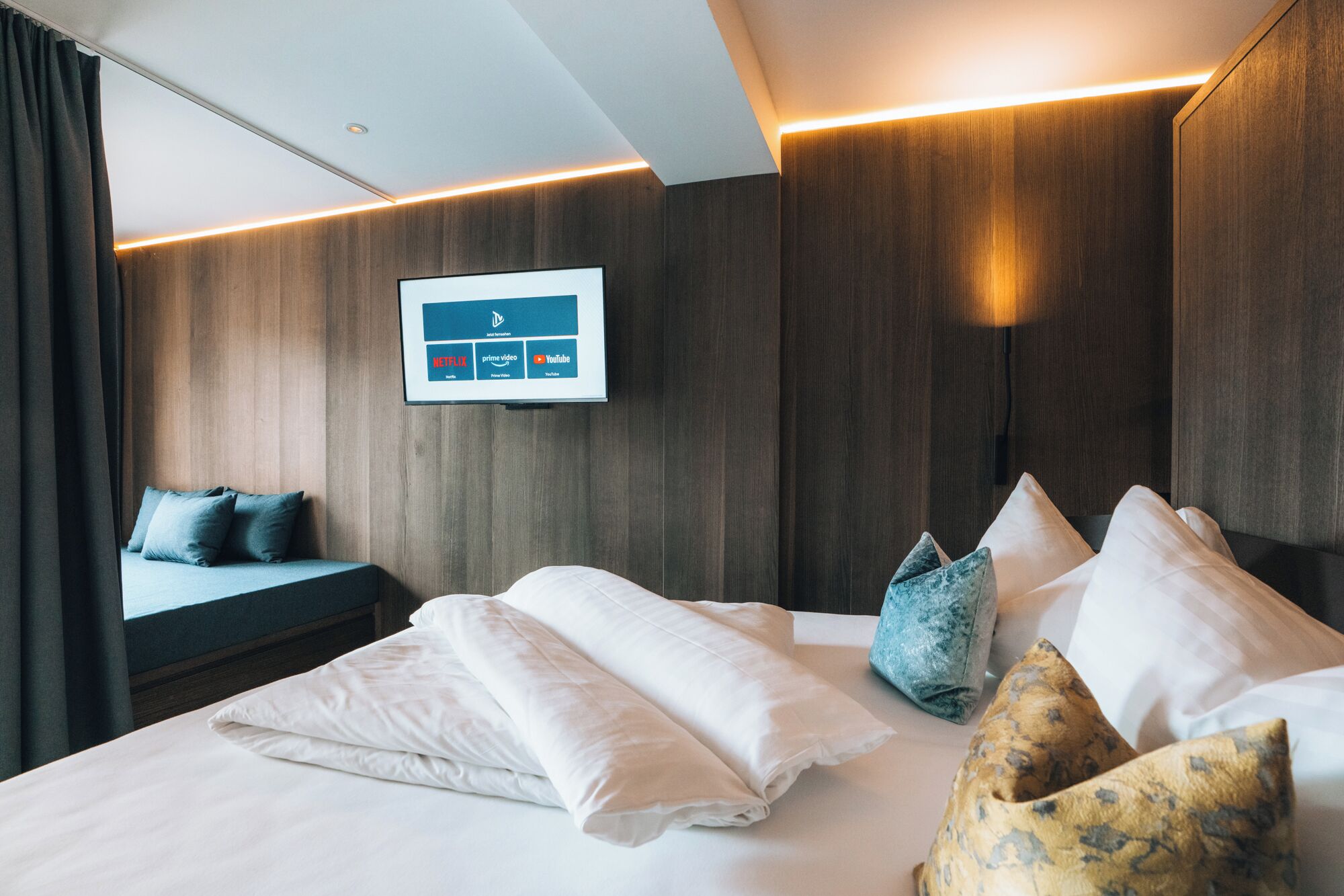 Comfort-Doppelzimmer im Neubau | Premium bedding, in-room safe, soundproofing, free WiFi