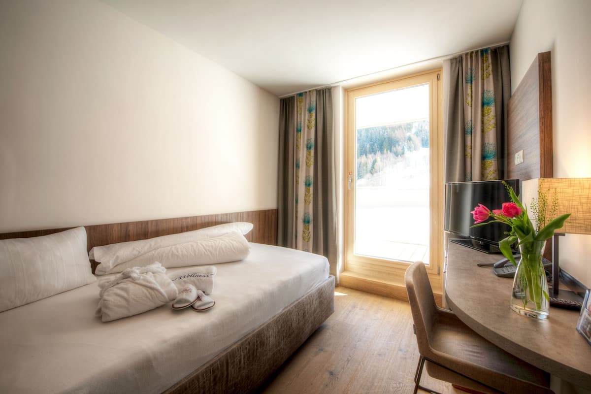 superior single room, terrace | premium bedding, in-room safe, desk, soundproofing