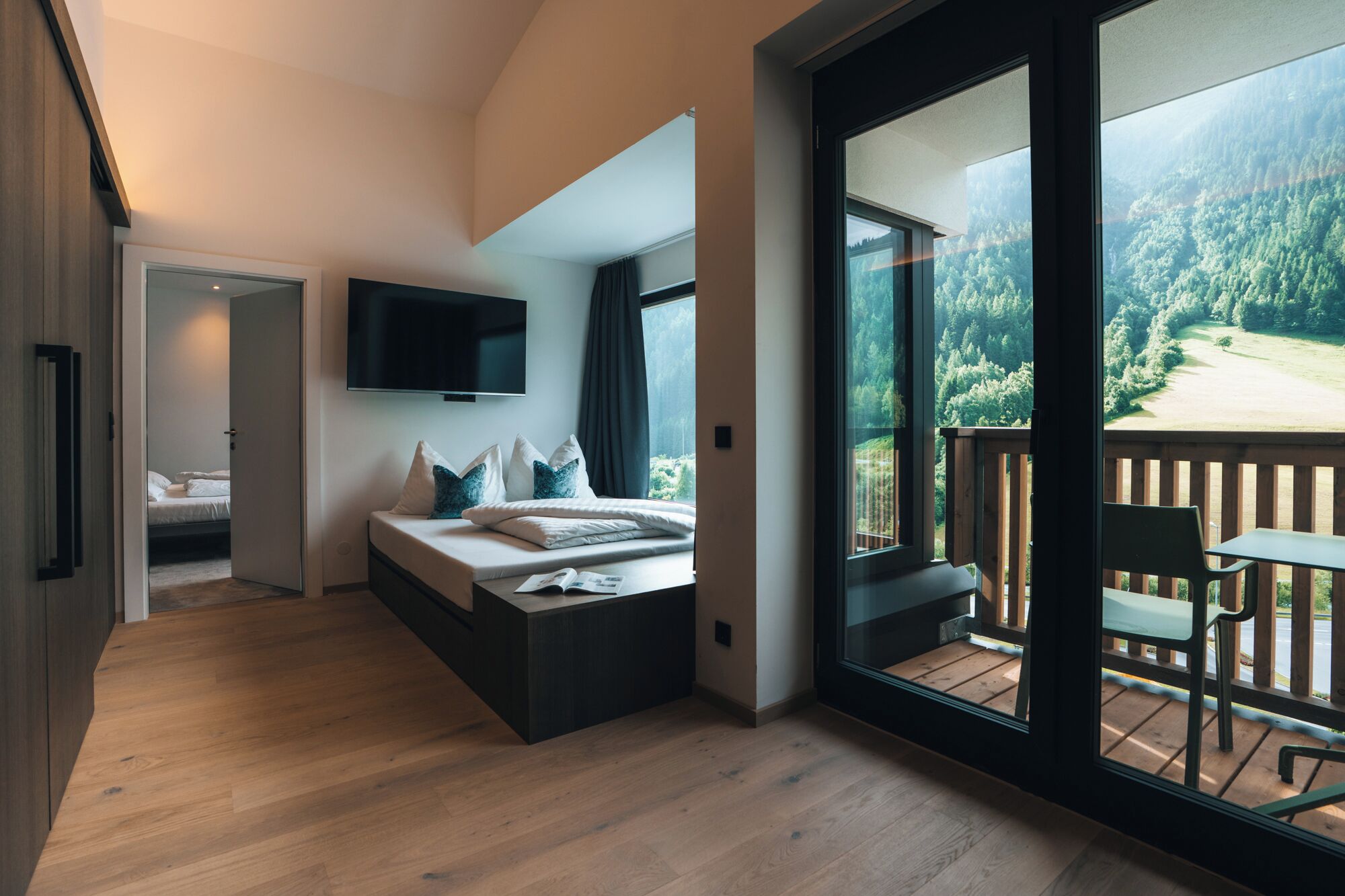 開放式套房 | 客廳 | 平面電視