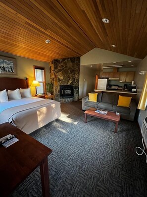 Premium-Suite, 2 Queen-Betten, Küche | Wohnbereich