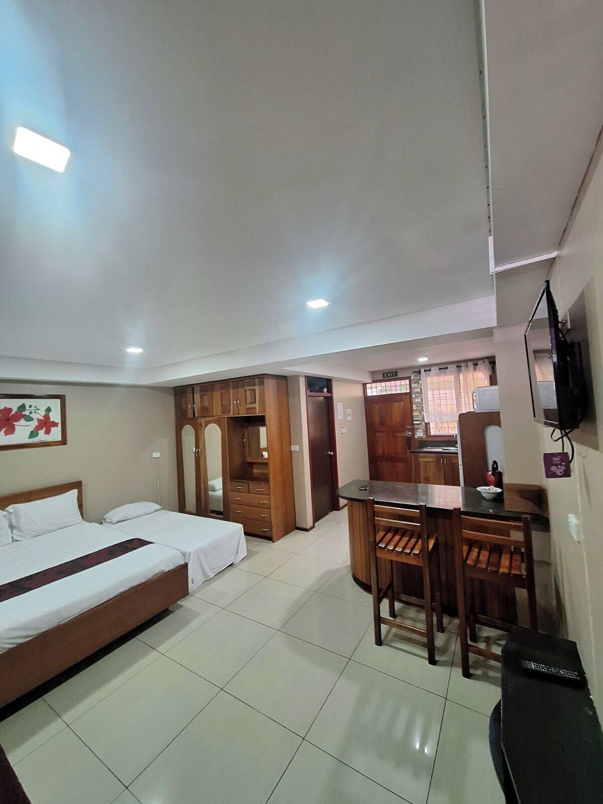 Standard-studio | Ylelliset vuodevaatteet, pillowtop-patjalliset sängyt