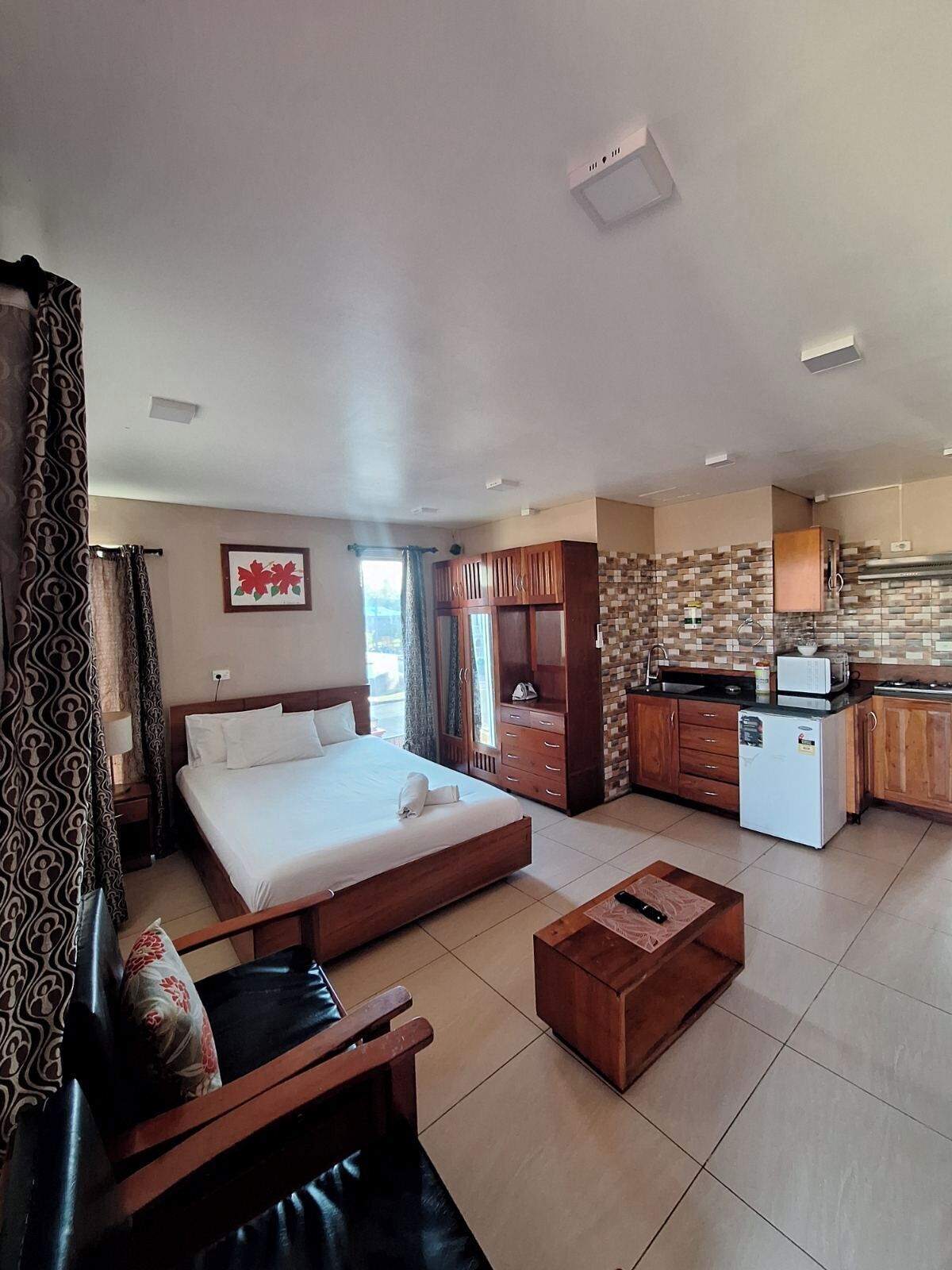 Ylelliset vuodevaatteet, pillowtop-patjalliset sängyt