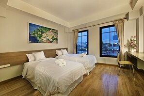 มินิบาร์, ตู้นิรภัยในห้องพัก, โต๊ะทำงาน, Wi-Fi ฟรี