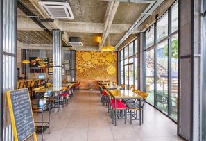 Breakfast, lunch, dinner served; Thai cuisine  - Panini Residence (Bangkok)