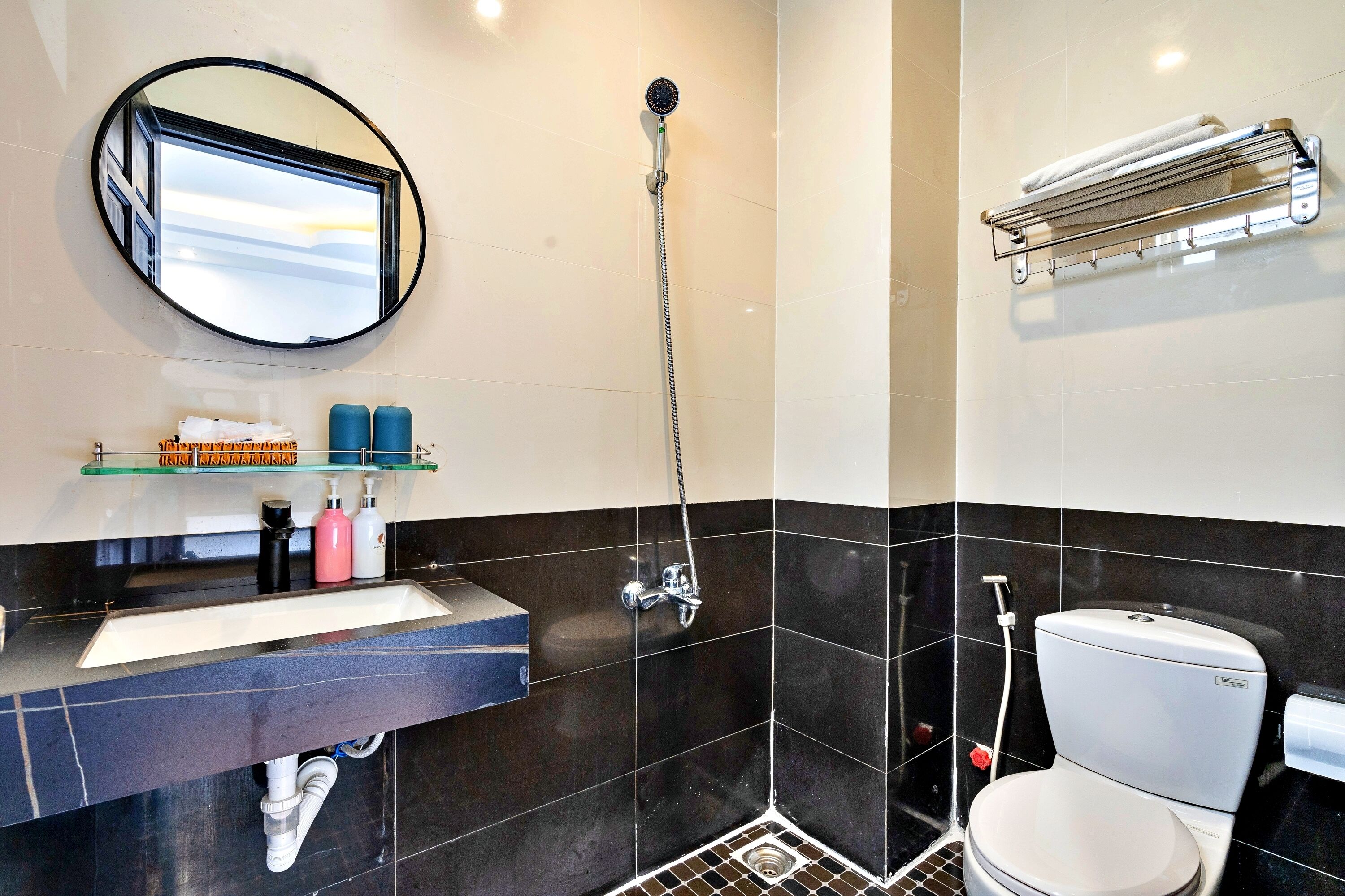 superior double room | bathroom | free toiletries, hair dryer, slippers, towels