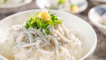 Melayani sarapan