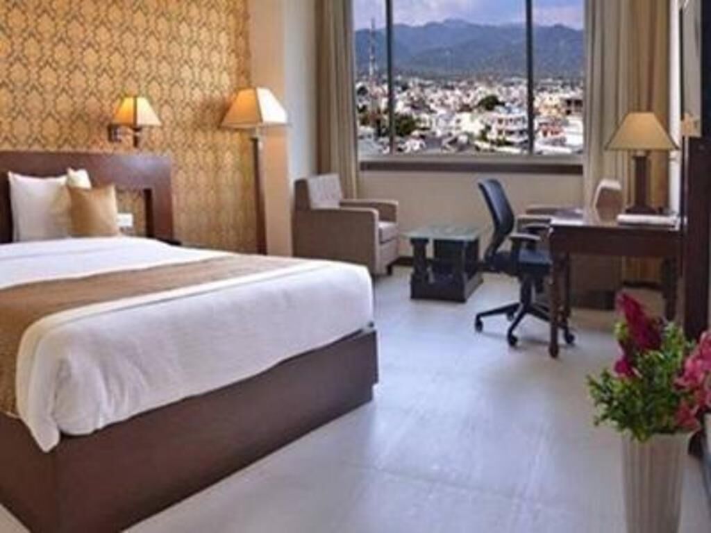 Minibar, in-room safe, desk, blackout drapes