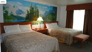 Classic Room, 1 King Bed, Smoking | Desk, free WiFi, bed sheets