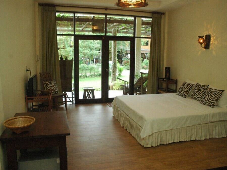Superior Room with Garden view | Blackout drapes, rollaway beds, free WiFi, bed sheets