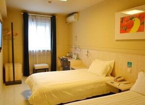 Desk, WiFi, bed sheets