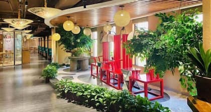 Spring Summer Fall Winter International Hotel