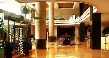 Spring Summer Fall Winter International Hotel
