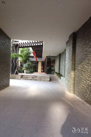 Exterior - Dongfang Xuanyi Holiday Hotel (Baoshan)