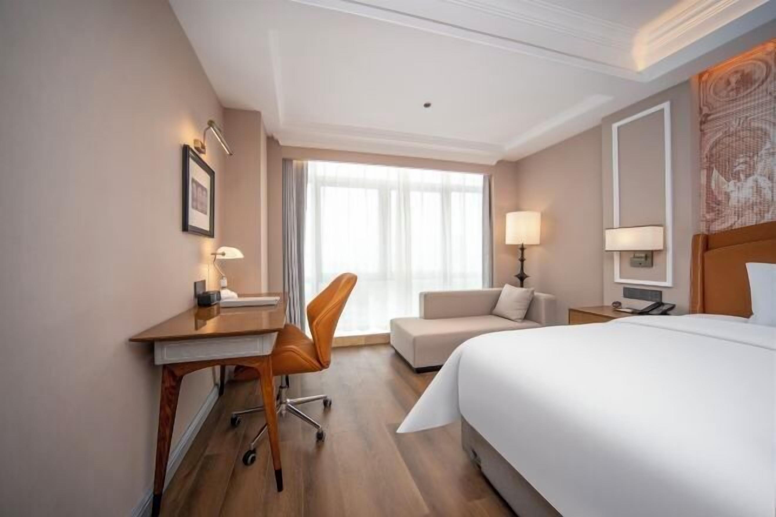 تجهيزات عازلة للصوت