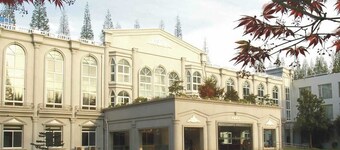 Shanghai Binjiang Entertainment Center