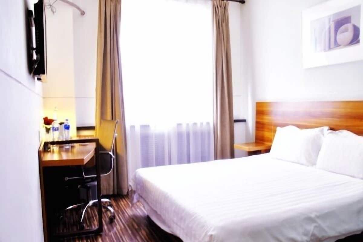 Business Room (B) | In-room safe, blackout curtains, WiFi