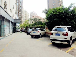Free self parking