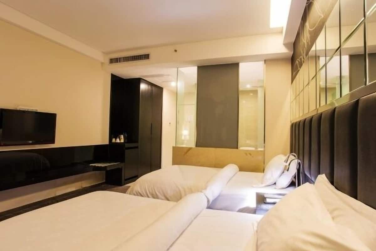 Twin Room (Extreme Sassy) | WiFi, bed sheets