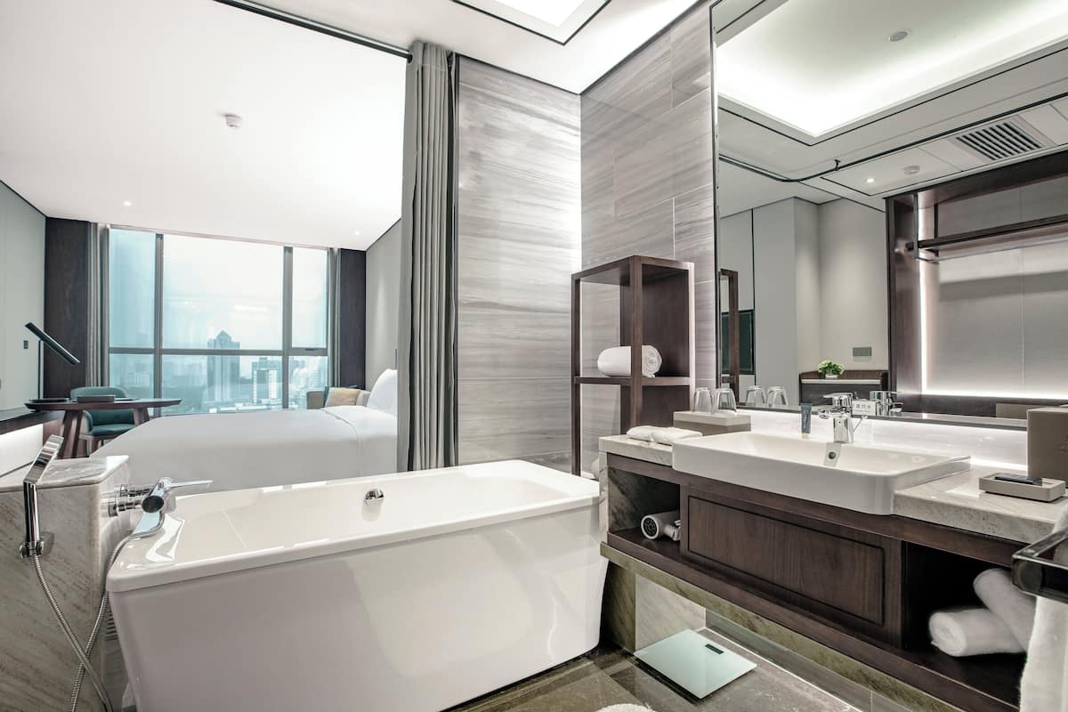 Premium Room, 1 King Bed, City View | 1 bedroom, in-room safe, desk, soundproofing