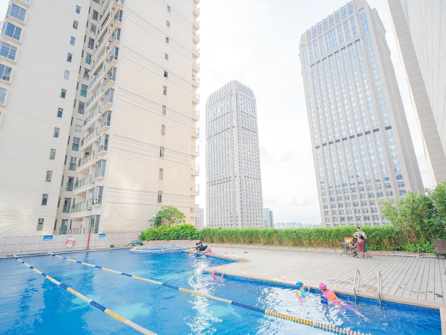 Piscine couverte, piscine extérieure