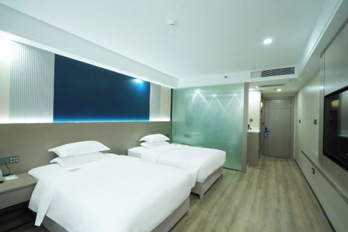 Deluxe 2-bed Room