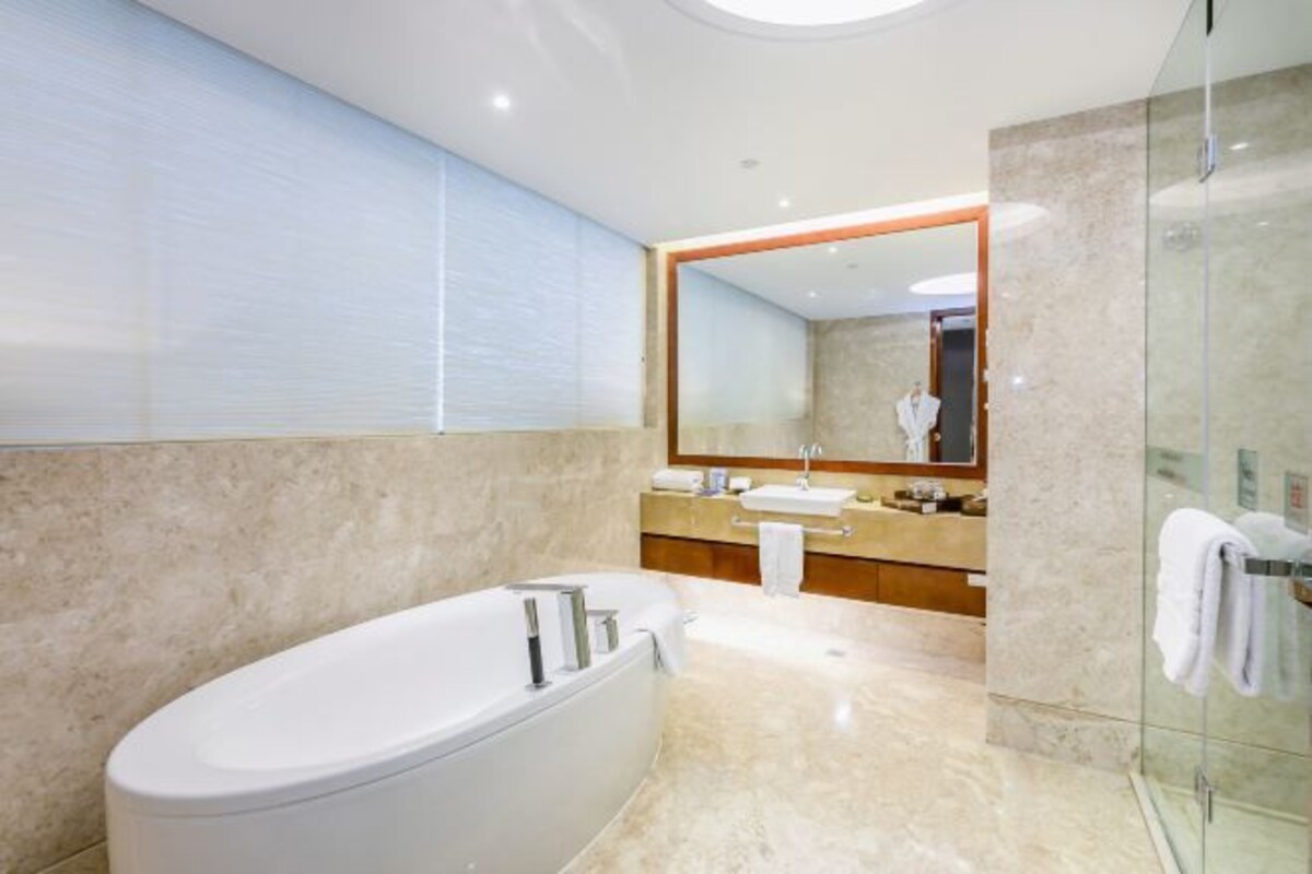 Executive Deluxe Queen Room