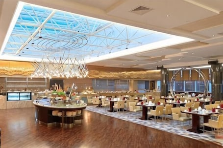 Restaurant. Tangshan Shengquan Hot Spring Hotel